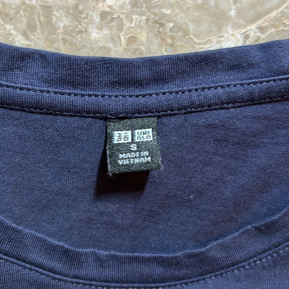 Uniqlo Supima Cotton Crew Neck T-Shirt Size Small Color Navy - Picture 2 of 6